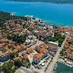 Casa Blanca, Biograd Na Moru