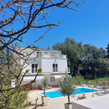Casa Blanca, Apartman *