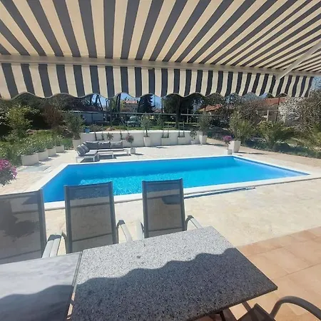 Casa Blanca, Apartman *