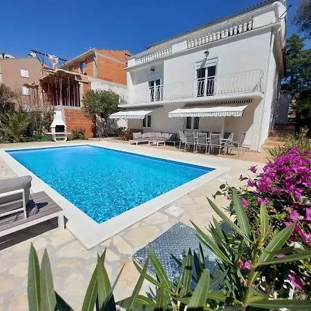 Casa Blanca, Apartman *