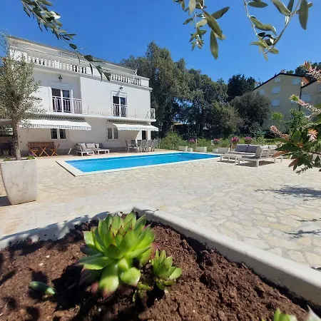 Casa Blanca, Biograd Na Moru
