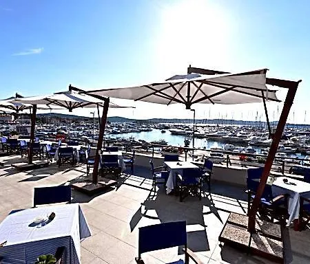 Casa Blanca, Biograd Na Moru