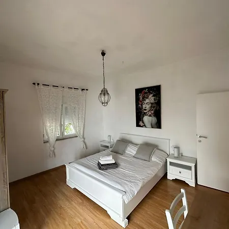 Casa Blanca, Apartment