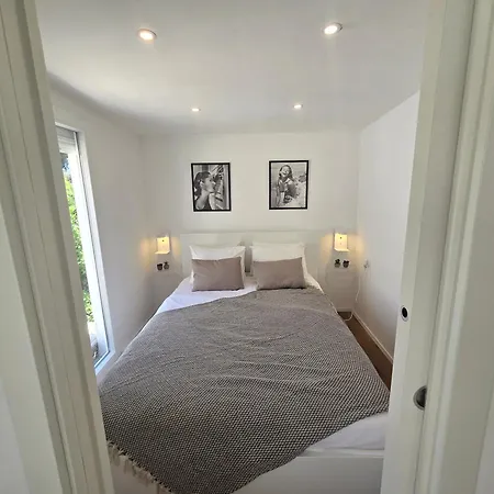 Casa Blanca, Apartment